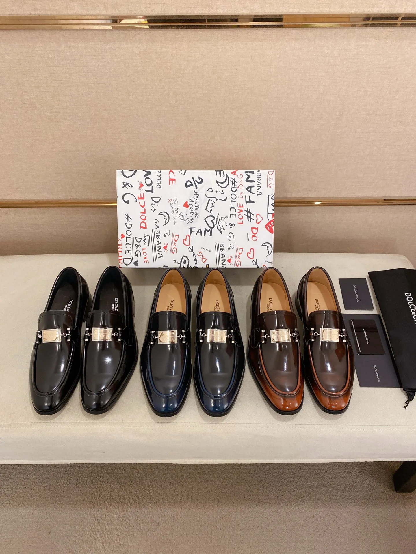 Men's clothing and shoes💰 520💰🌲DG top-notch🔍🔍men's new leather shoes🚹sold at the same time⚠The uppers are imported cowhide from Italy, the entire imported cowhide lining, and imported accessories💪💪, completely 1⃣️ vs. 1⃣️🇮🇹 💪💪, ⚠Sole: The original sole is specially provided by the original factory, the exclusive movable molded sole is super comfortable, ⚠Original factory follow-up goods, 🔍🔍high quality, can be entered and exited at will, welcome to compare ⚠Size number: 38-44. Can be customized 45 non-returnable